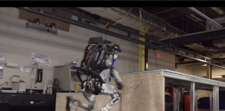 Роботът на Boston Dynamic вече прави паркур (видео)